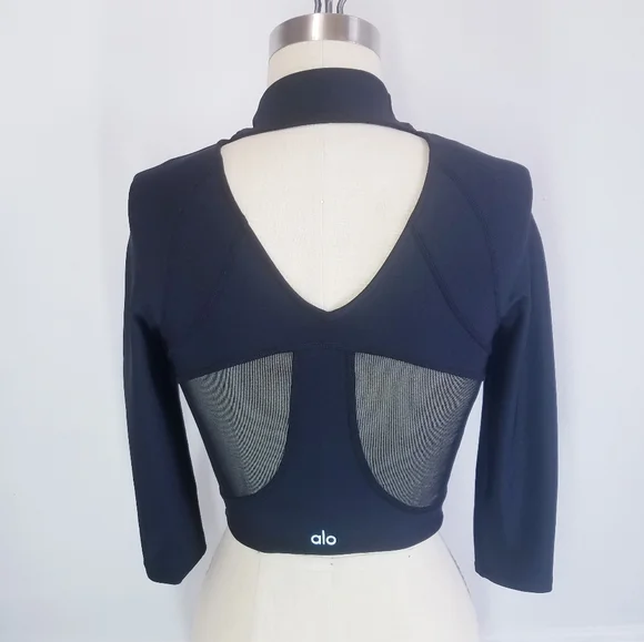 Alo Yoga | Black Crop Performance wears XS - Picture 9 of 13